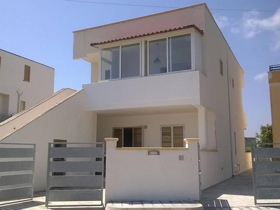 Three-room apartment with air conditioning on the first floor - Torre dellOrso House in Torre dell'Orso