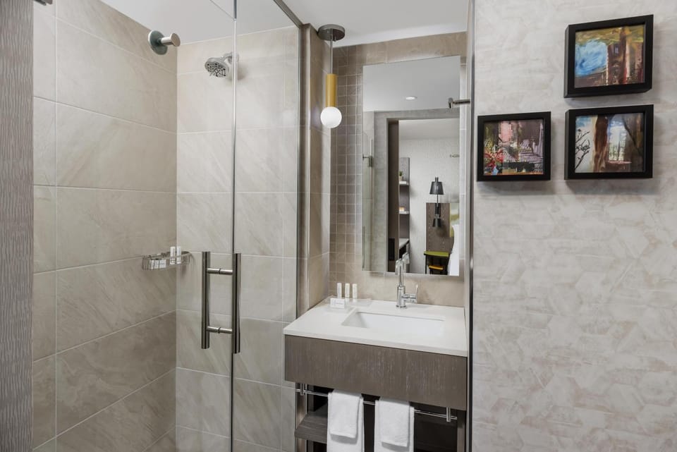 Shower, Bathroom, towels