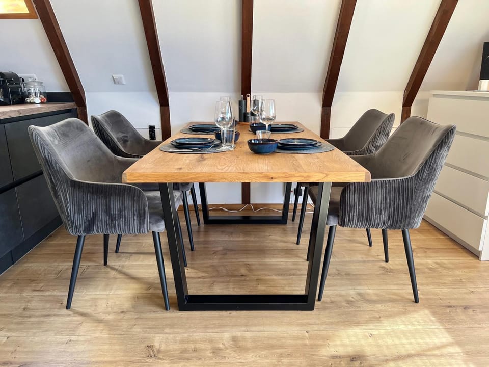 Seating area, Dining area