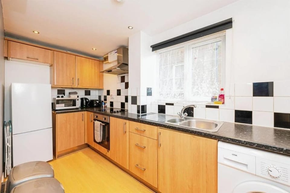 2 Bedroom House For Corporate Stays in Kettering House in Kettering