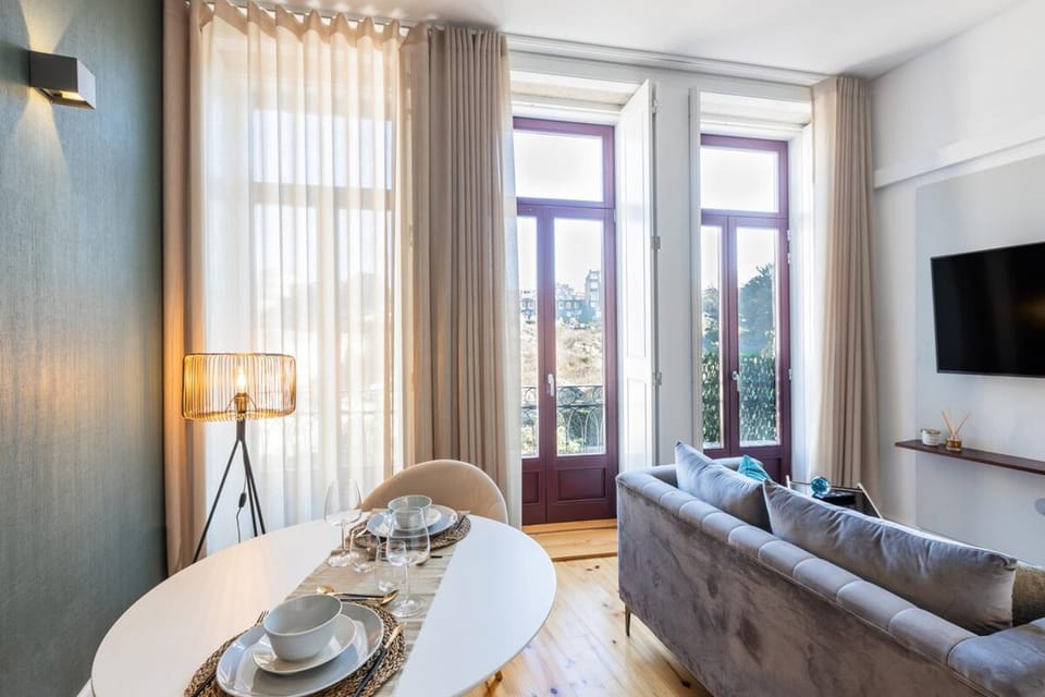 Santa Catarina Prime Studios Apartment in Porto