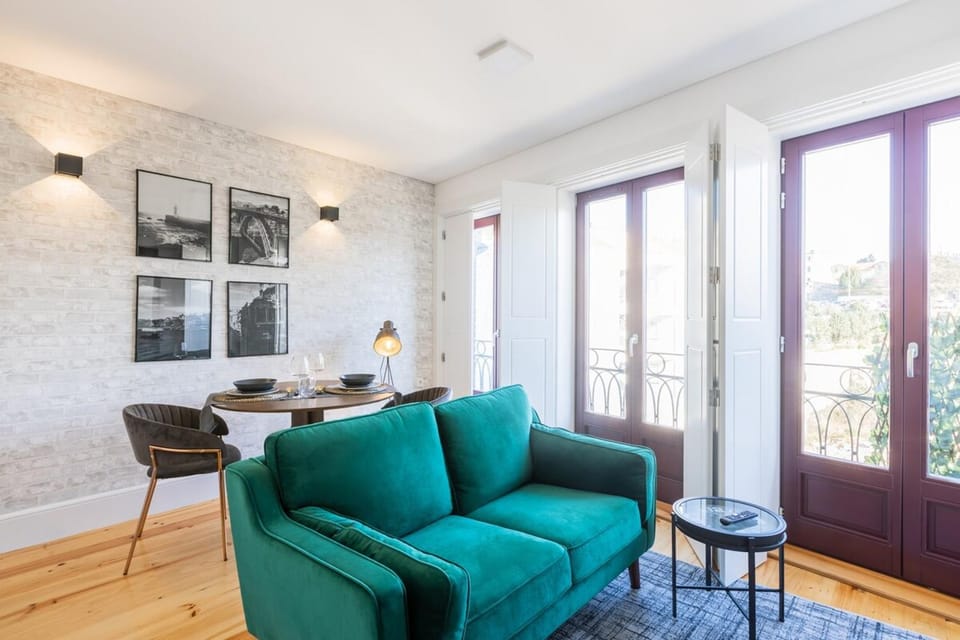 Santa Catarina Prime Studios Apartment in Porto