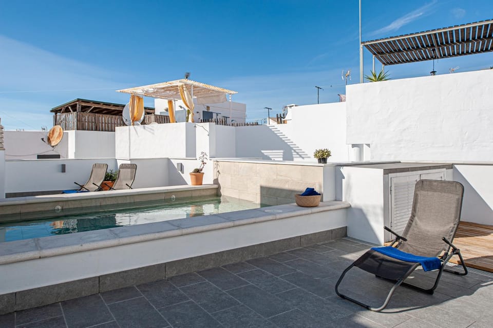 Solarium, Swimming pool