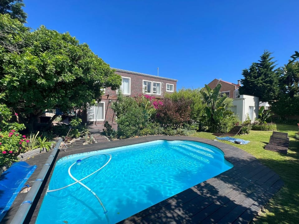 Property building, Garden, Swimming pool