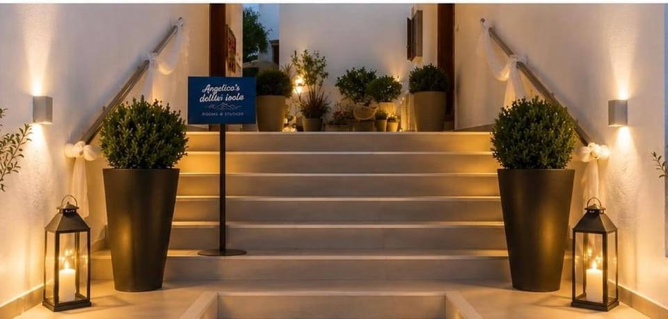 Angelica's Deluxe Rooms in Adamas Apartment in Milos