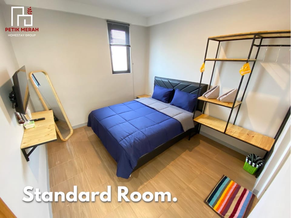 Bed, TV and multimedia, Bedroom