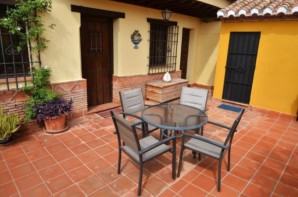 Patio, Facade/entrance, Balcony/Terrace
