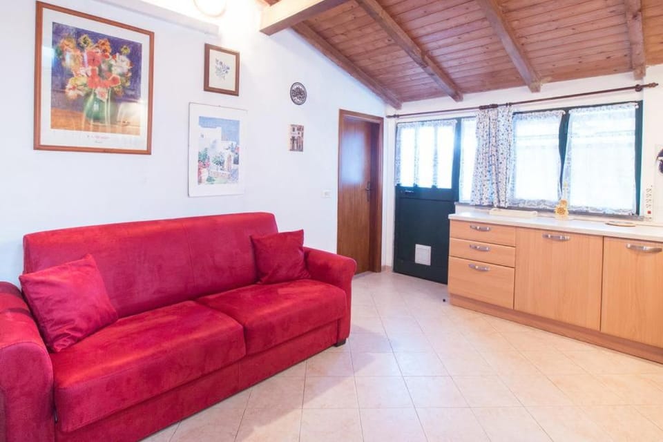 SUNFLOWER Cosy Cottage AC and Parking space House in Monterosso al Mare