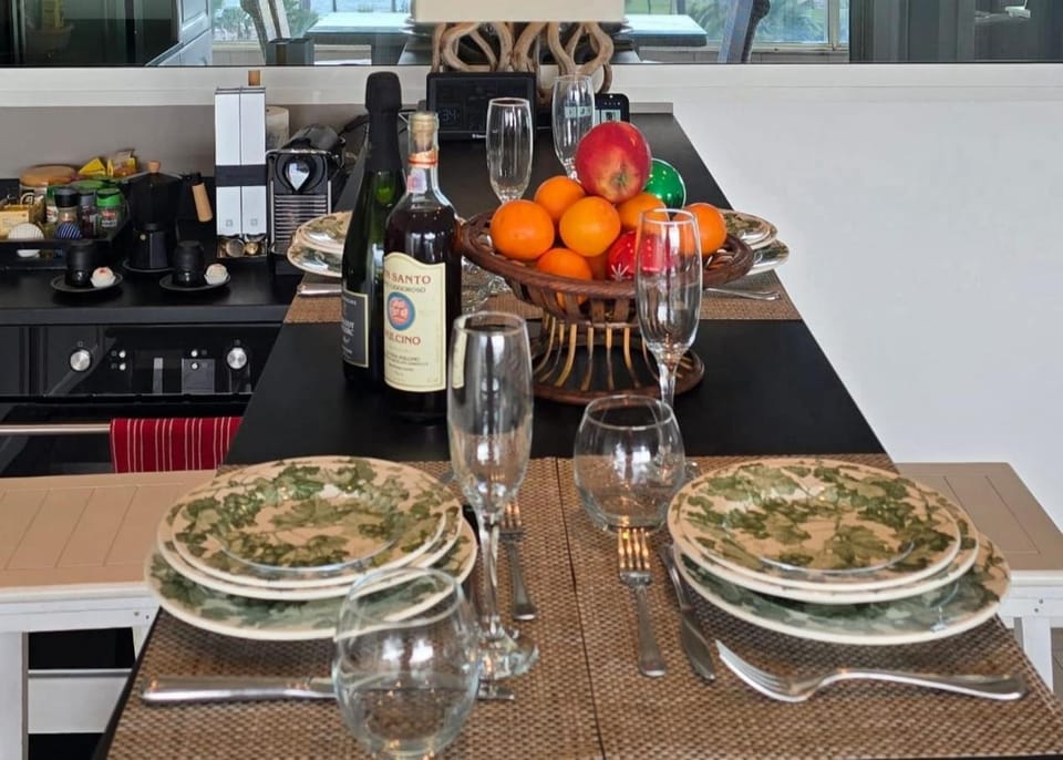 Dining area, Lunch
