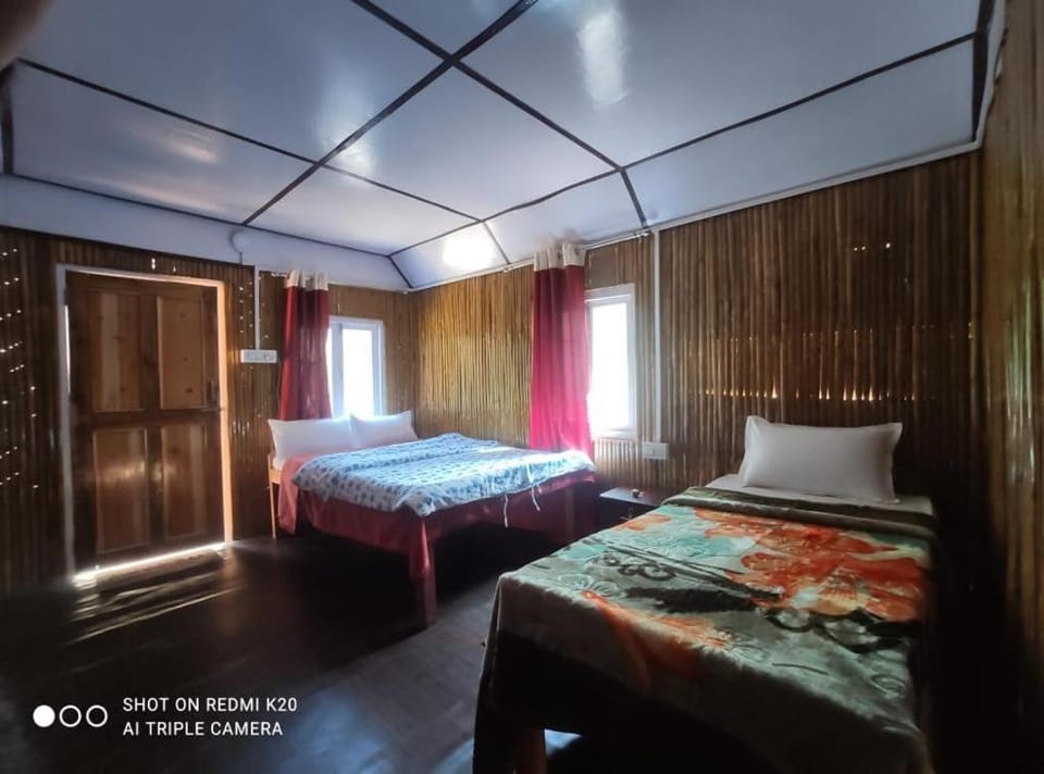 Theeng's Homestay(MIRIK) Vacation rental in West Bengal