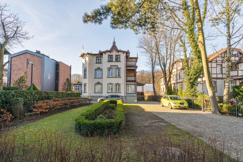 Property building, Garden, Garden view