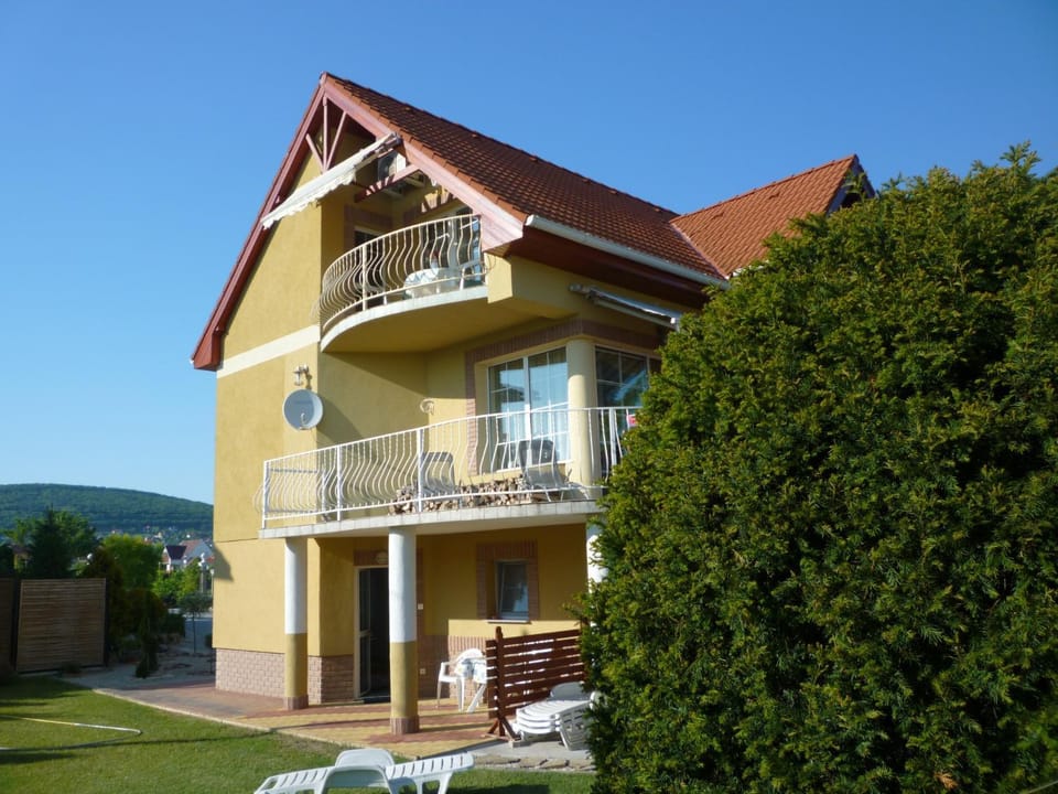 Kristály Panoráma Villa Apartment in Hungary