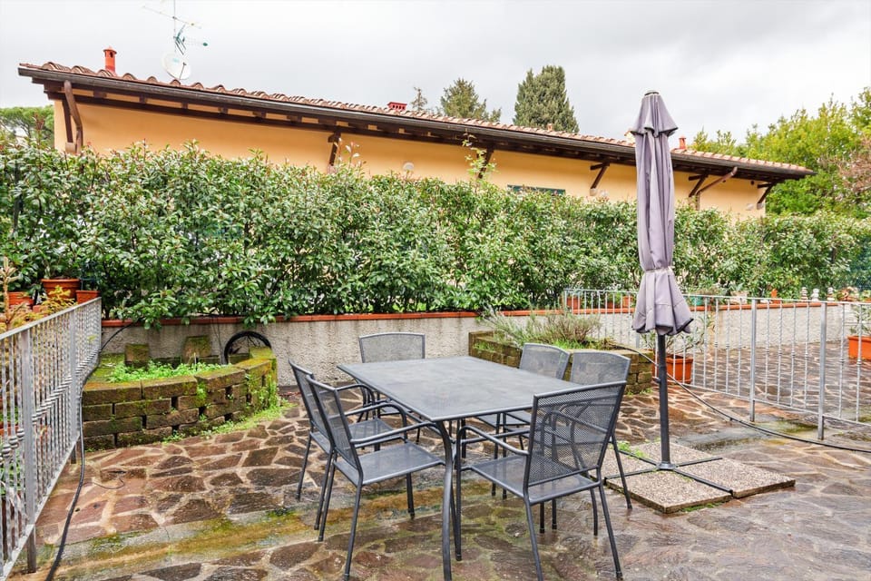 Patio, Dining area
