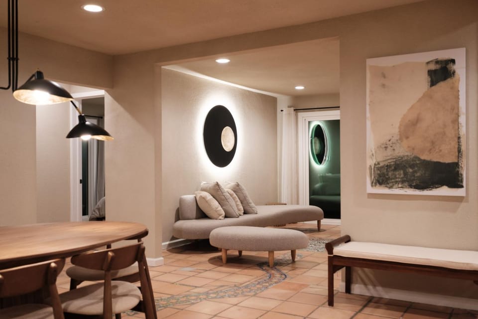 Living room, Decorative detail, Seating area, Dining area