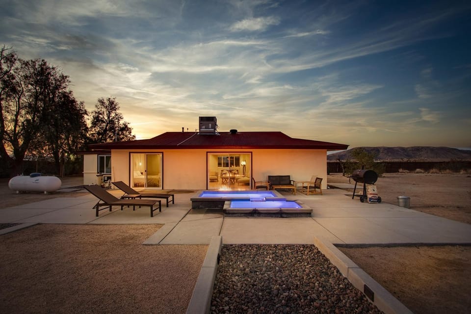 Property building, Patio, Natural landscape, BBQ facilities, Seating area, Mountain view, Pool view, Swimming pool, Sunset, sunbed