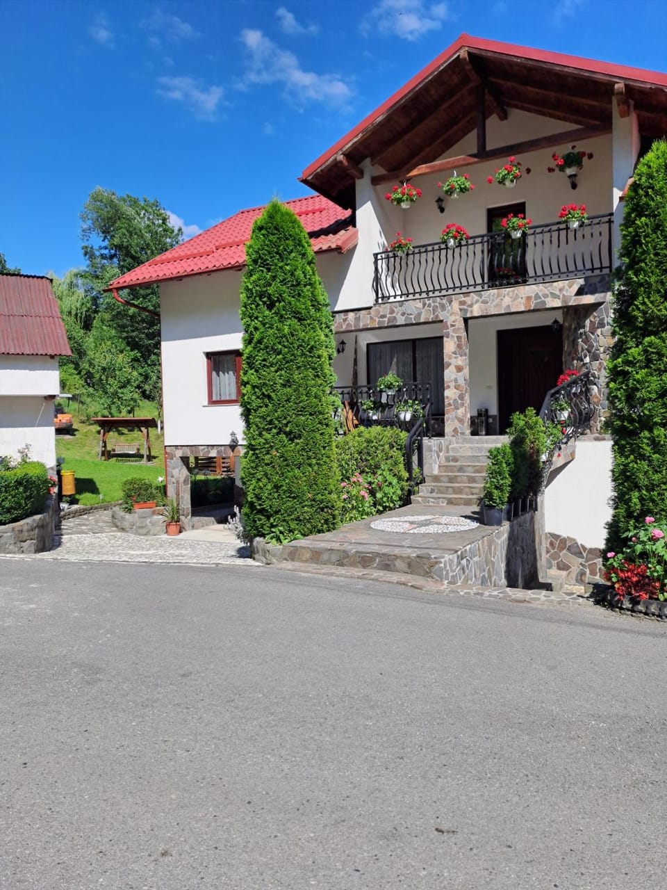 Casa Alba House in Romania