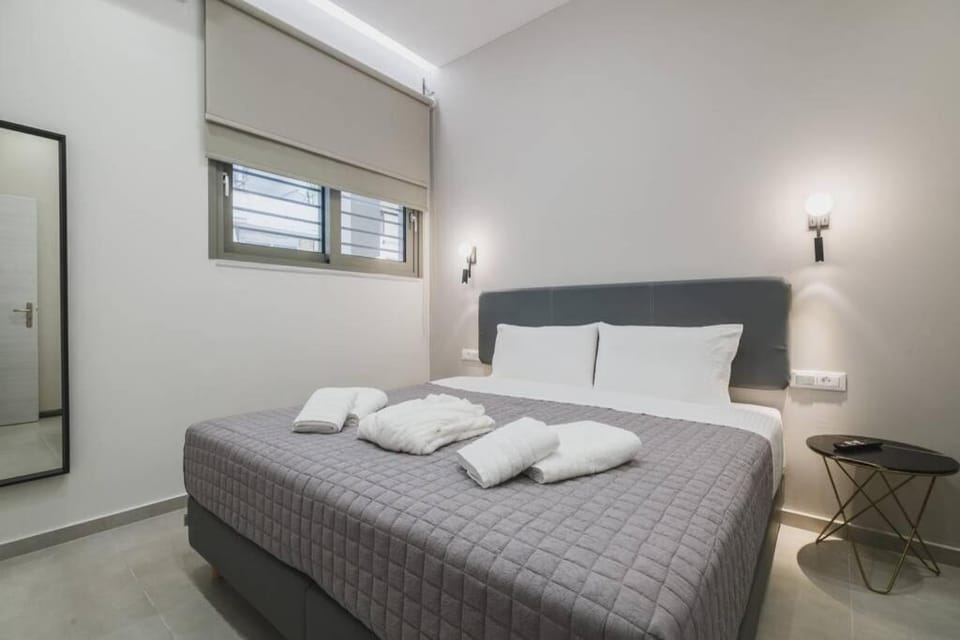 Peris 2 - Central Apt near Old Town - AC, Washer Apartment in Chania