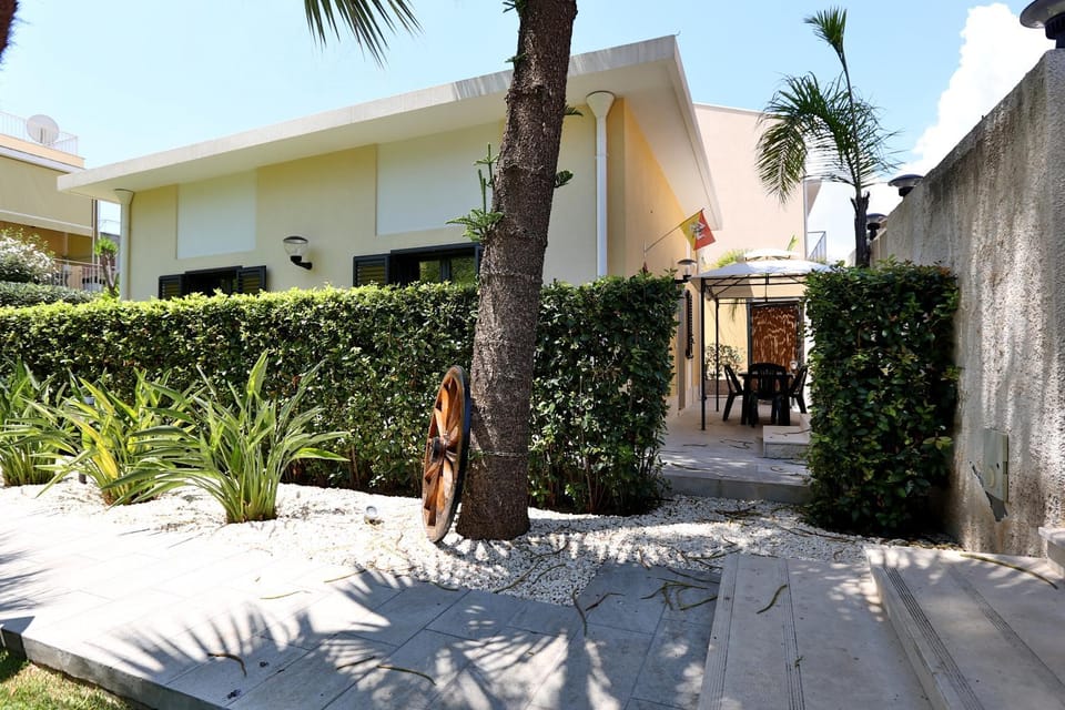 Property building, Garden