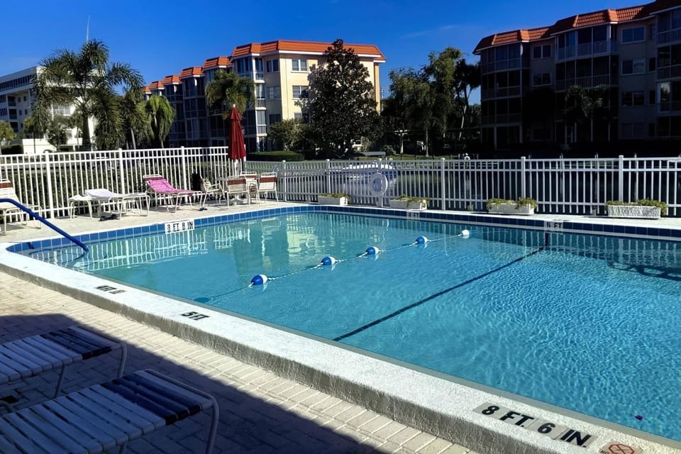 Siesta Harbor Portofino Canal View House in Siesta Beach