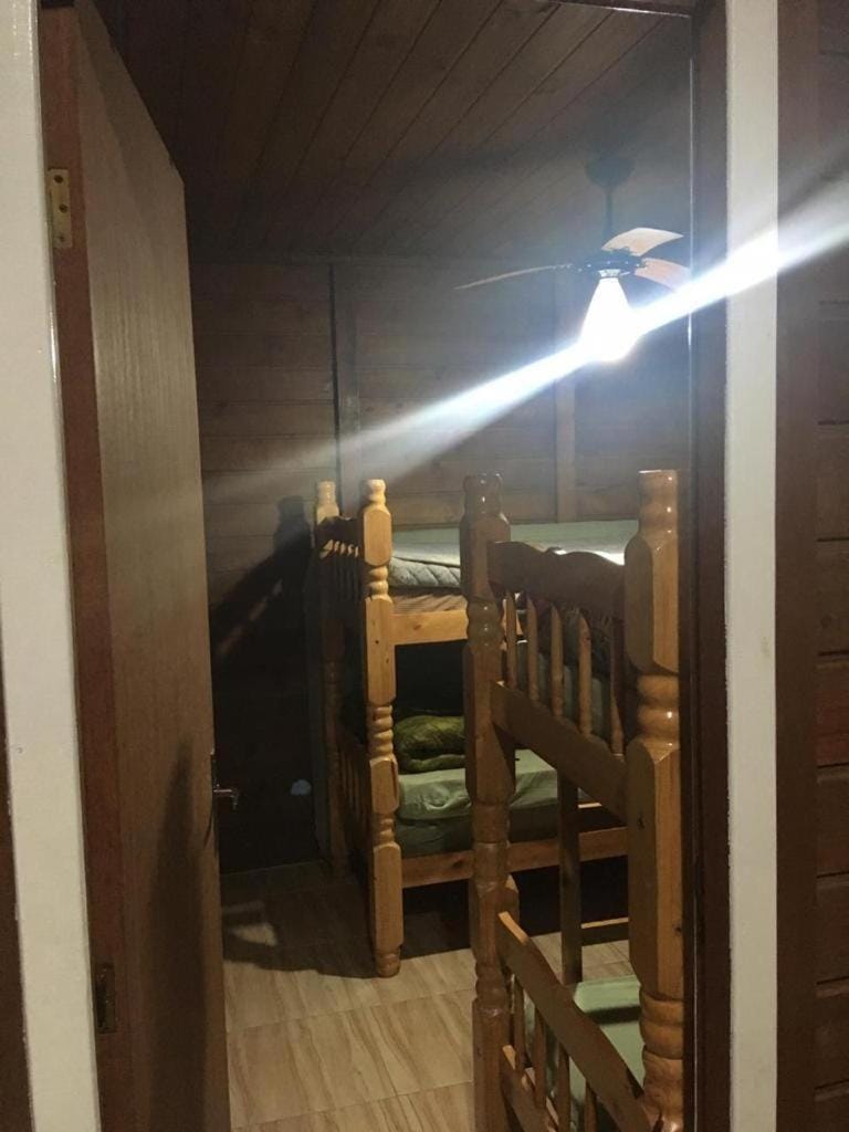 Recanto Maciel casa rústica em meio da natureza próximo a praia trilhas cachoeira House in Ubatuba
