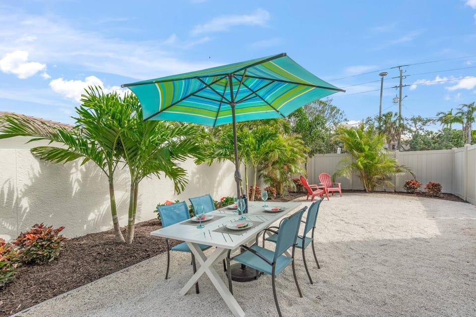 Lido Dream Getaway Duplex N House in Lido Key
