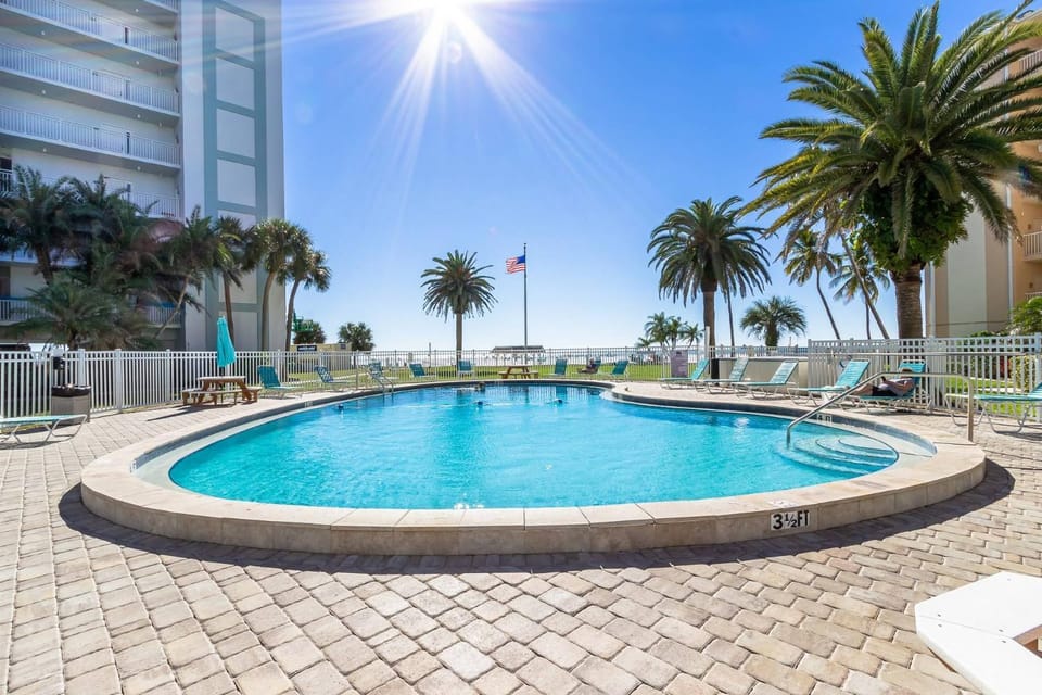 Jamaica Royale Beach Waves House in Siesta Beach