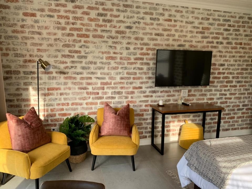 TV and multimedia, Seating area