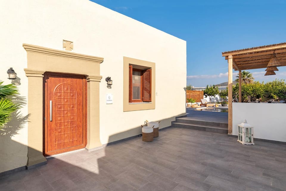 Property building, Balcony/Terrace