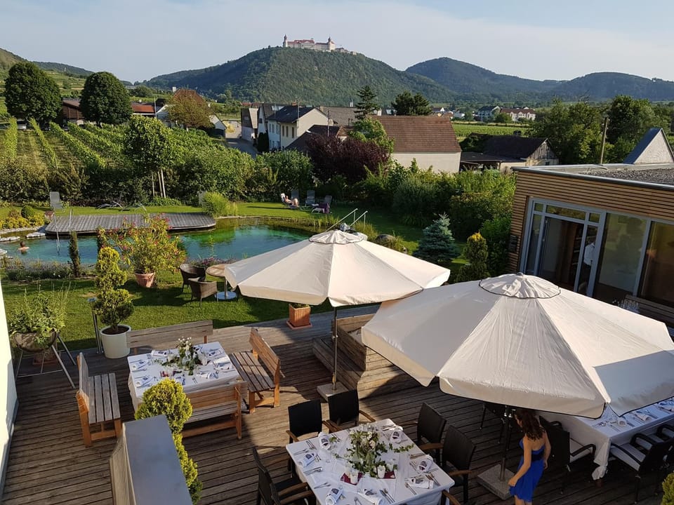 Restaurant/places to eat, Garden view, Landmark view, Pool view