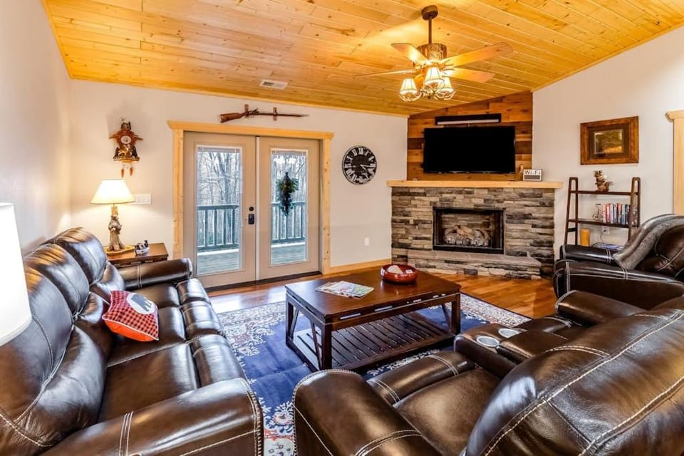 Little Bear House in Maggie Valley