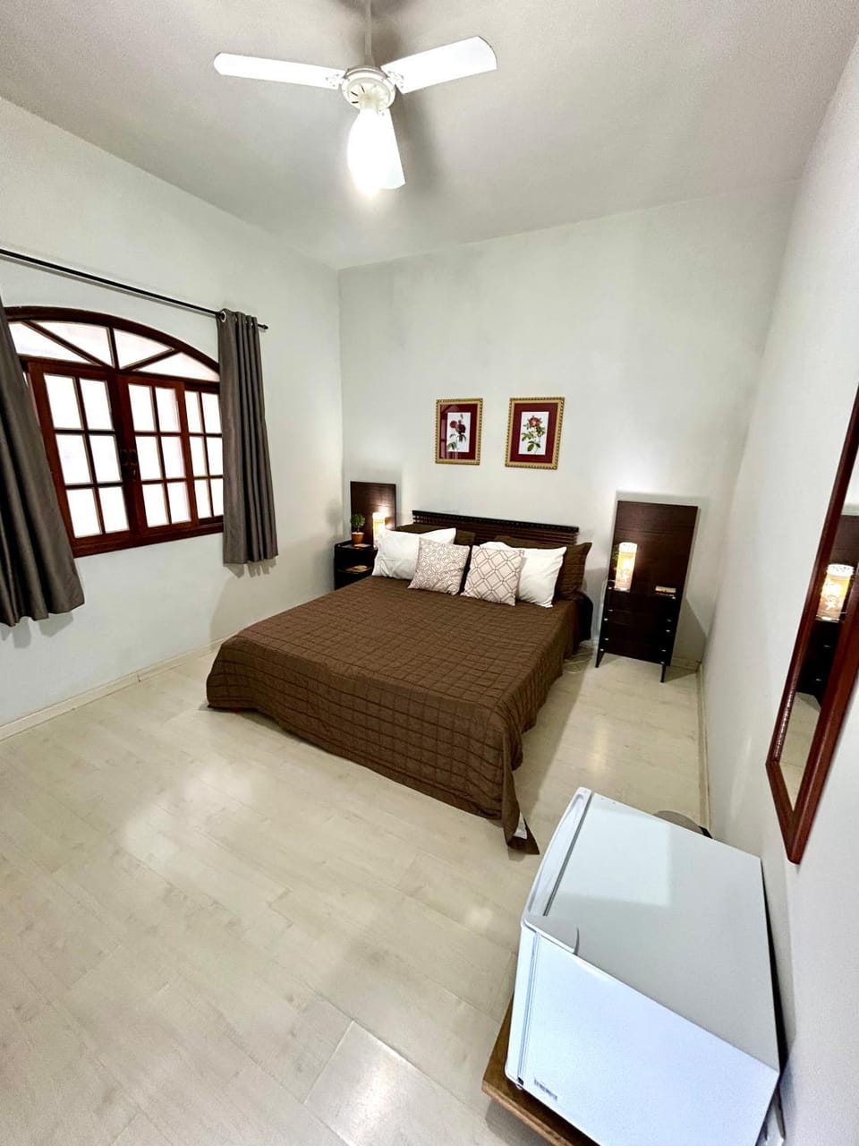 Bed, Photo of the whole room, minibar