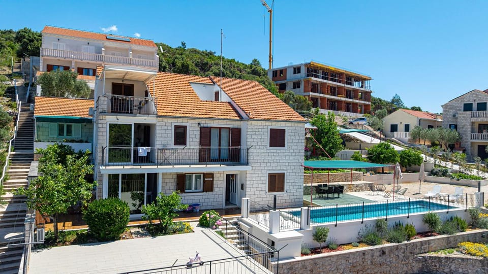 Property building, Swimming pool