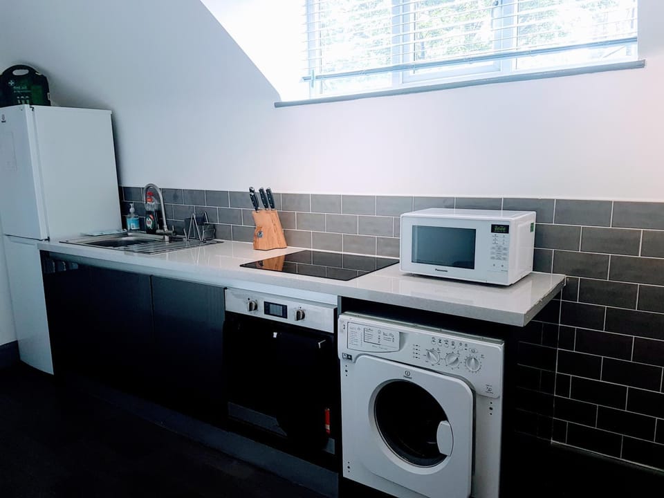 Kitchen or kitchenette, Communal kitchen