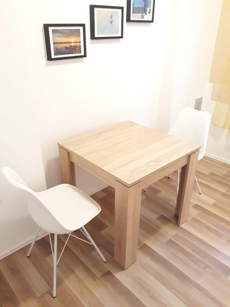 Seating area, Dining area