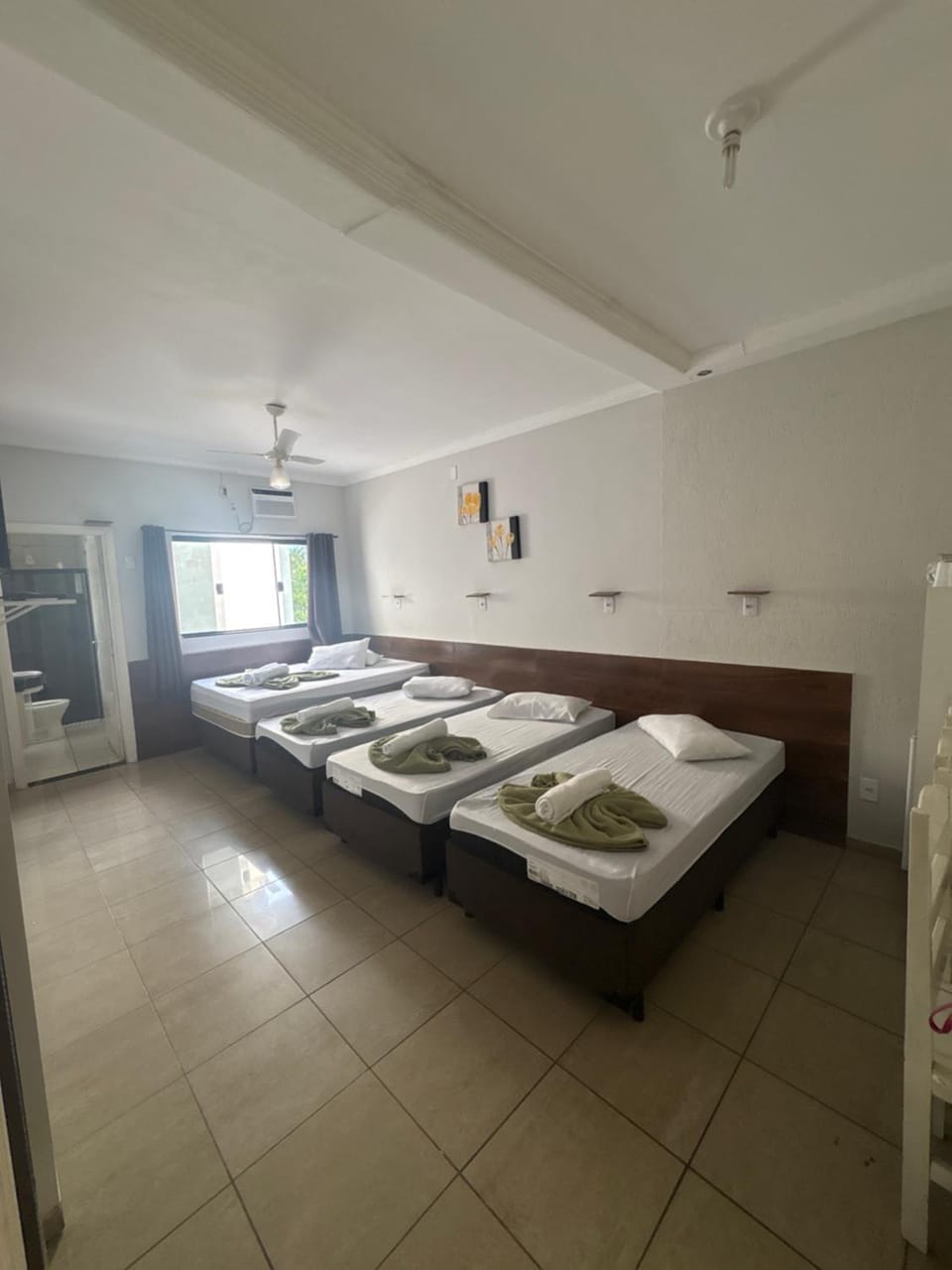 Pousada Quarto Suíte Famíliar com ar,frigobar, wi fi e garagem Vacation rental in State of São Paulo