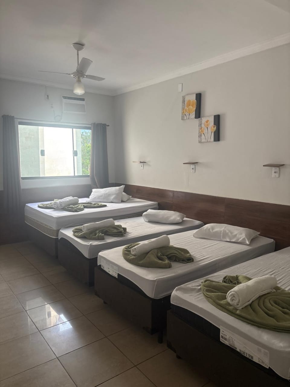 Pousada Quarto Suíte Famíliar com ar,frigobar, wi fi e garagem Vacation rental in State of São Paulo