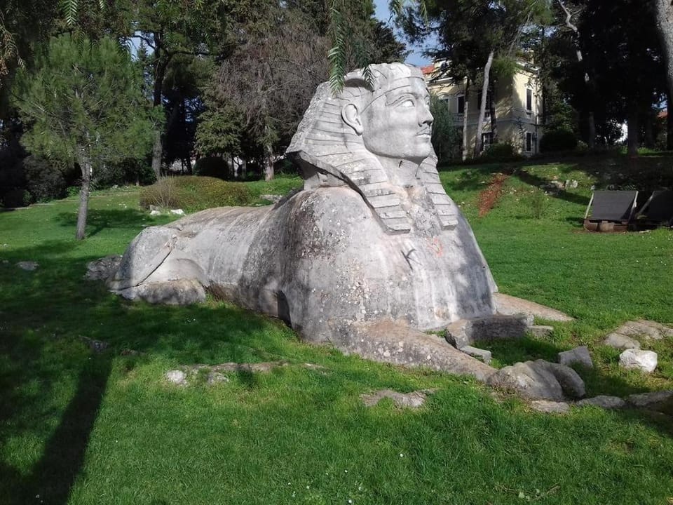 Nearby landmark