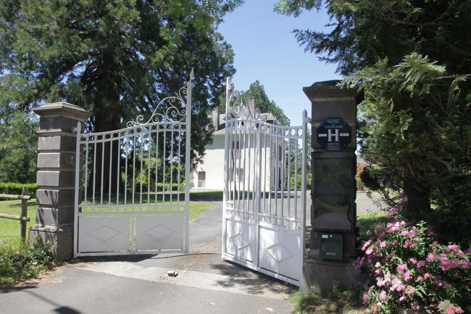 HOSTELLERIE LA BRUYERE Hotel in Auvergne-Rhône-Alpes