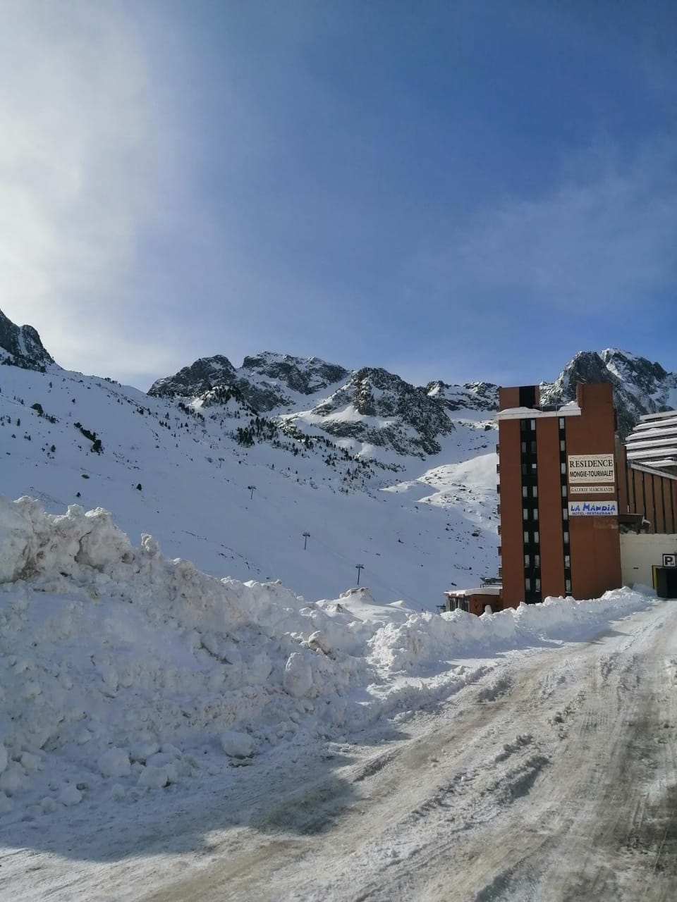 Studio 1 pièces avec balcon pieds des pistes la mongie tourmalet Apartment in Aragon