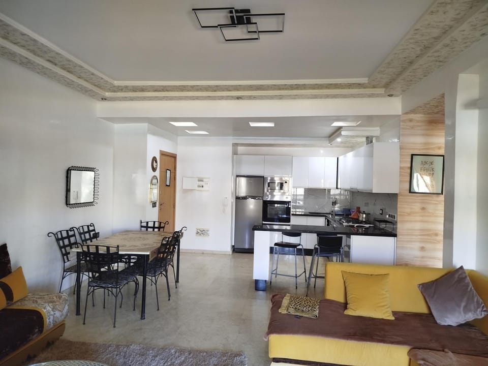 Grand appart luxueux au RDC vue piscine au complexe savannah beach que pour famille Apartment in Casablanca-Settat