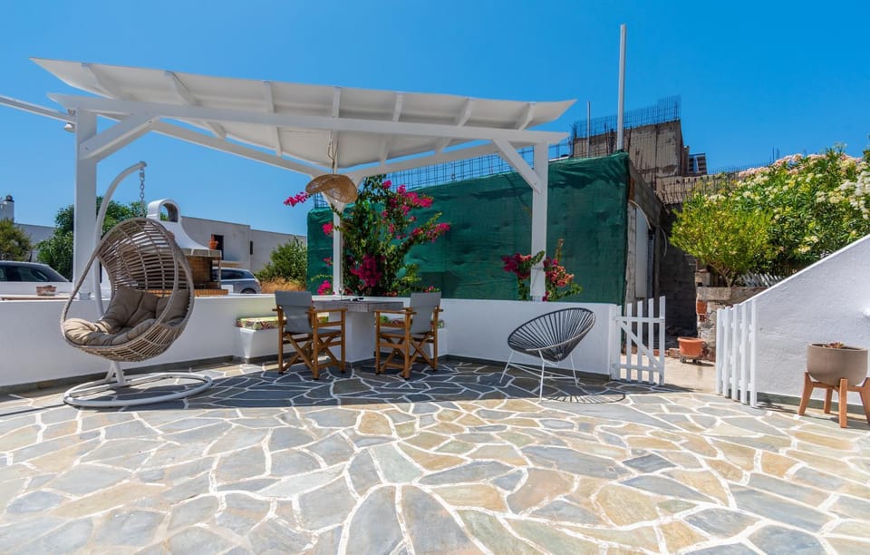 Niki's Home Apartment in Milos