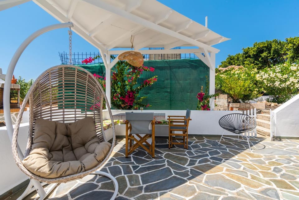 Niki's Home Apartment in Milos