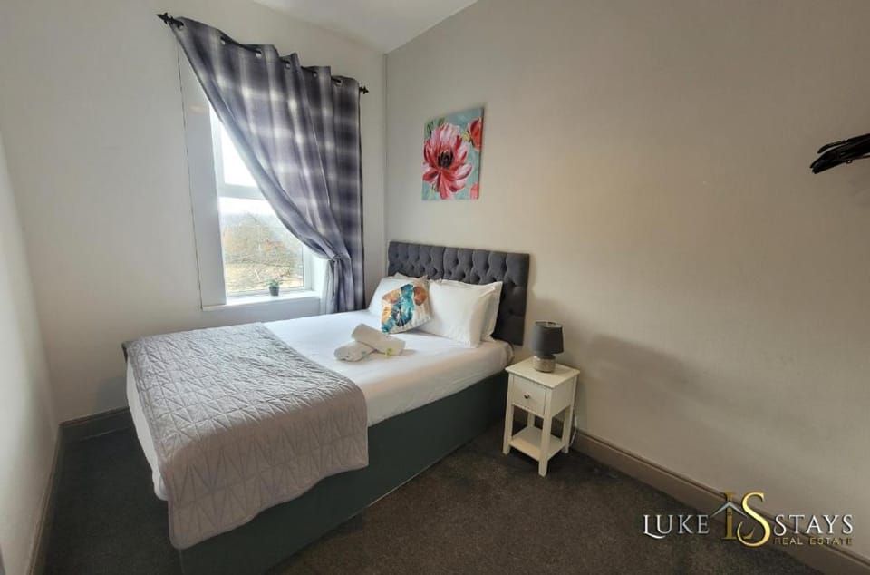 Luke Stays - Brighton Road Apartment in Gateshead