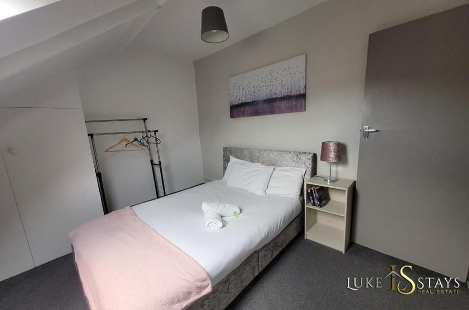 Luke Stays - Brighton Road Apartment in Gateshead