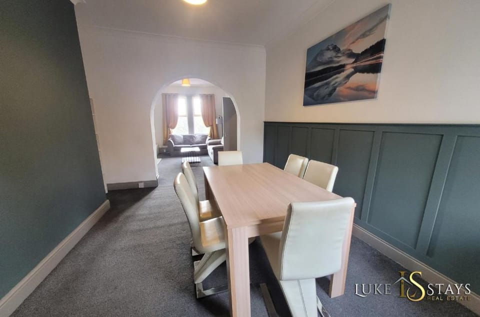 Luke Stays - Brighton Road Apartment in Gateshead