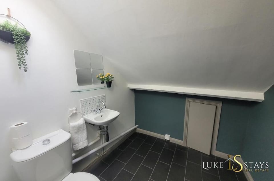 Luke Stays - Brighton Road Apartment in Gateshead