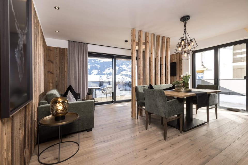 Living room, Seating area, Dining area