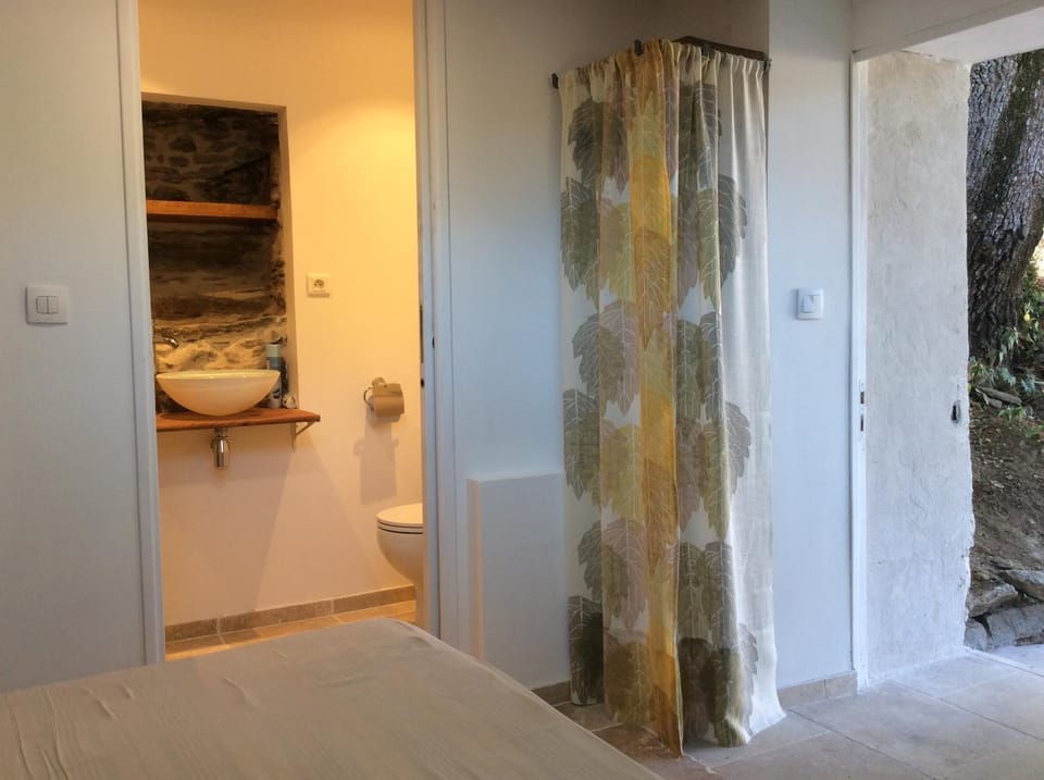 La Petite Bergerie, Les Hautes Roches Bed and Breakfast in French Riviera