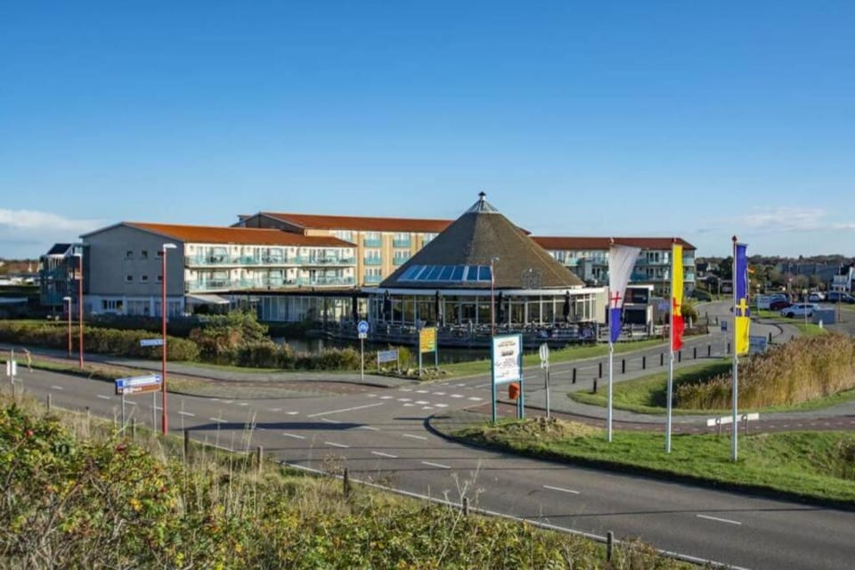 Bij de duinen 300 meter van de zee gratis wifi huisdieren toegestaan thuiswerkplek Apartment in Julianadorp