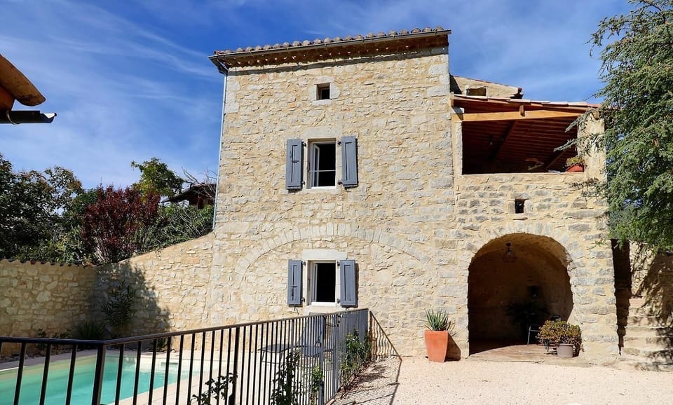 Property building, Facade/entrance, Balcony/Terrace, Swimming pool